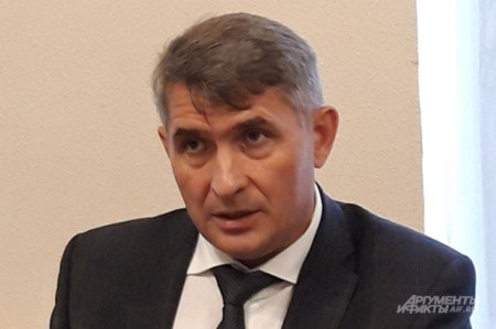Олег Николаев.