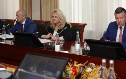 Алла Салаева рассказала о строительстве и модернизации школ и детсадов этим летом