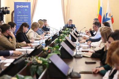 Олег Николаев поручил открыть лектории Общества «Знание» в каждом муниципалитете