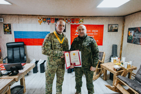 Знак Почётного гражданина Чувашии вручили Герою России в зоне СВО