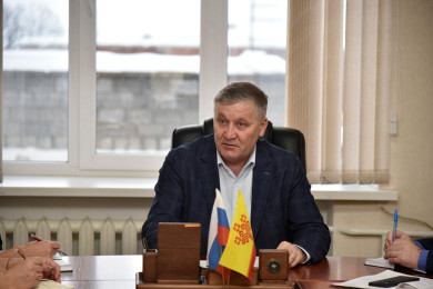 Глава Ибресинского муниципального округа Игорь Семёнов провел еженедельное совещание с руководителями структурных подразделений