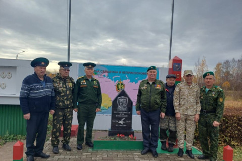 В Андреевском поселении состоялось открытие памятника «Пограничникам всех поколений»