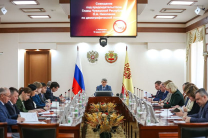 «Модная многодетность» — Олег Николаев поручил пересмотреть систему воспитания молодежи