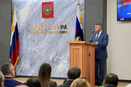Глава Чувашии Олег Николаев поблагодарил прокуроров за вклад в снижение преступности и развитие республики