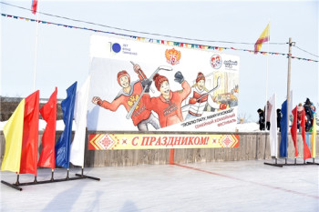 Состоялся хоккейный фестиваль «Люблю папу, маму и хоккей» в д. Айбечи 